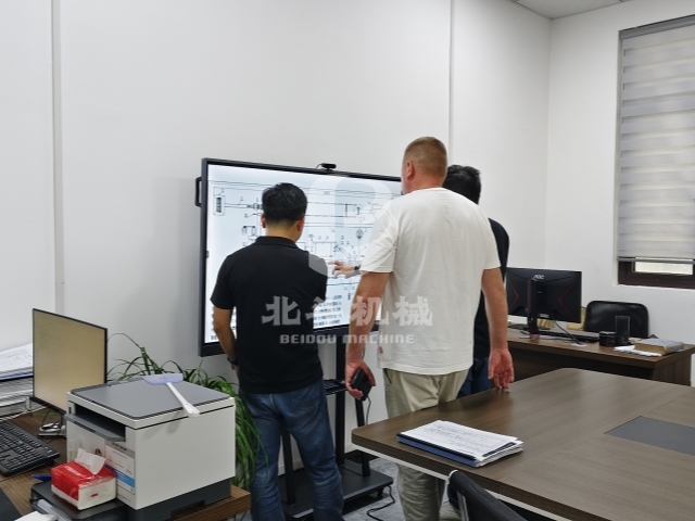 現(xiàn)場需求溝通,客戶來訪展開深度技術交流